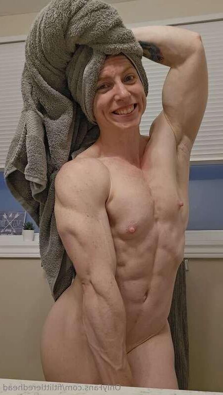 Fit Little pelirroja
