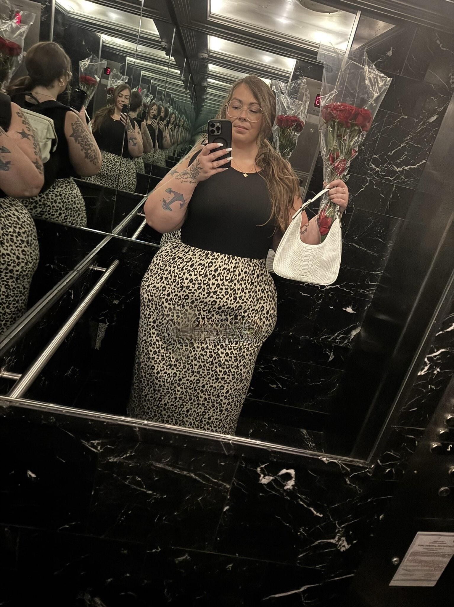 Bella Huge Butt Big Boobs Beauty BBW Wife Mixed Hot Shots