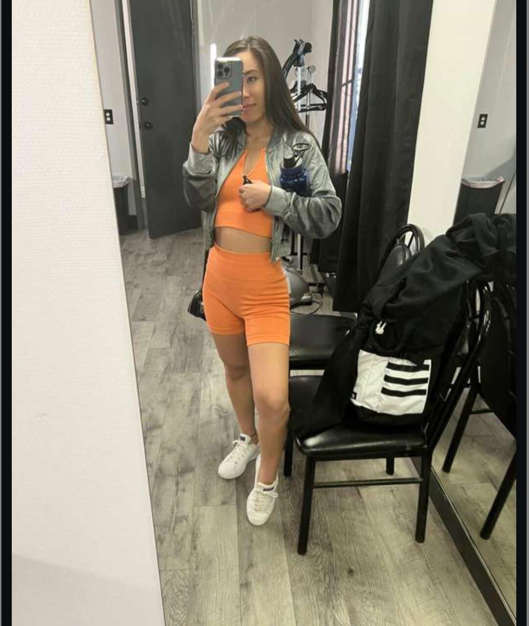 Winzige koreanische Frau