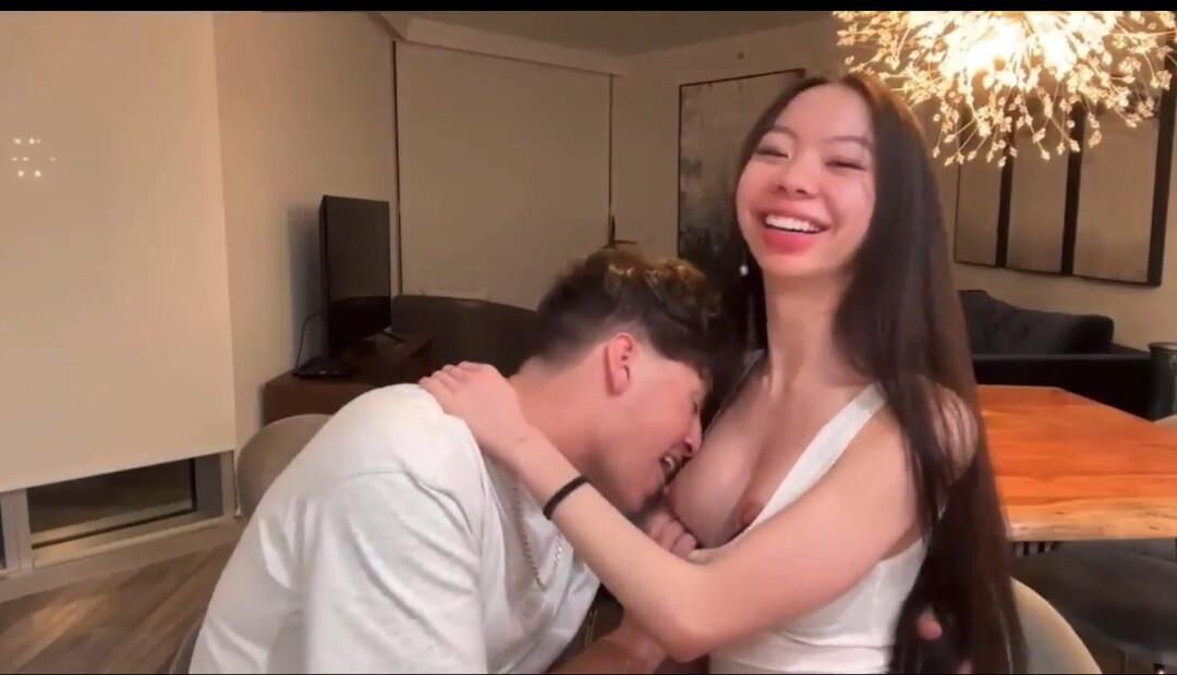 Slutty Korean Coed bekommt BWC