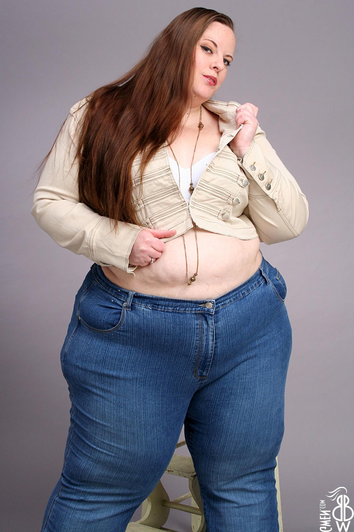 Radieuse Gwen SSBBW Rousse Avec desout Petits Nichons