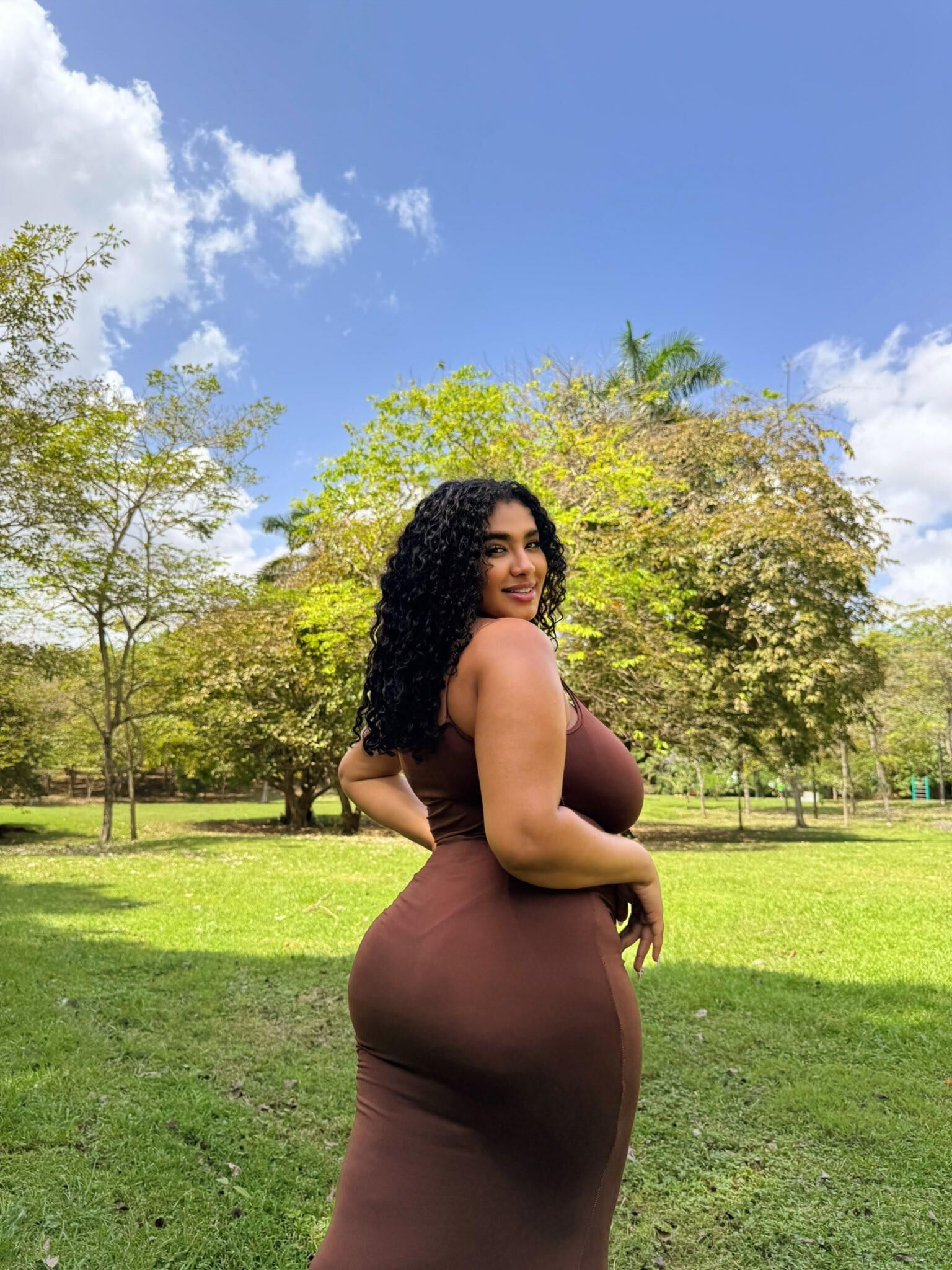 Karlamelito nalgona tetona latina