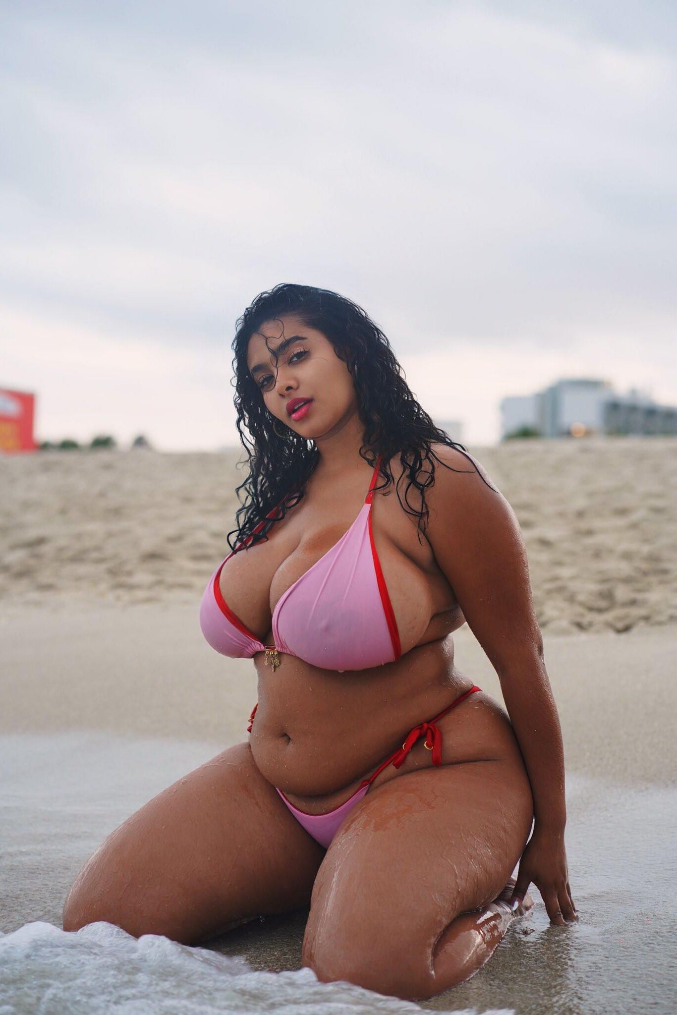 Karlamelito nalgona tetona latina