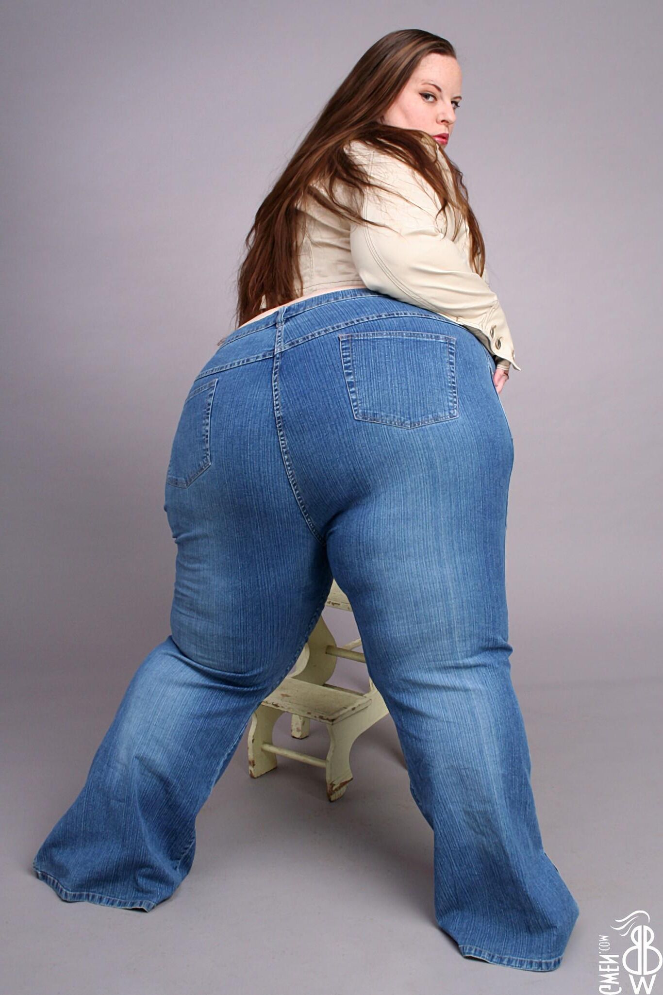Radieuse Gwen SSBBW Rousse Avec desout Petits Nichons