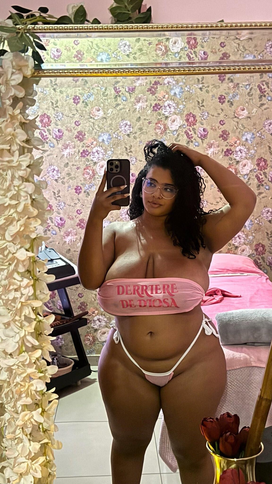 Karlamelito nalgona tetona latina