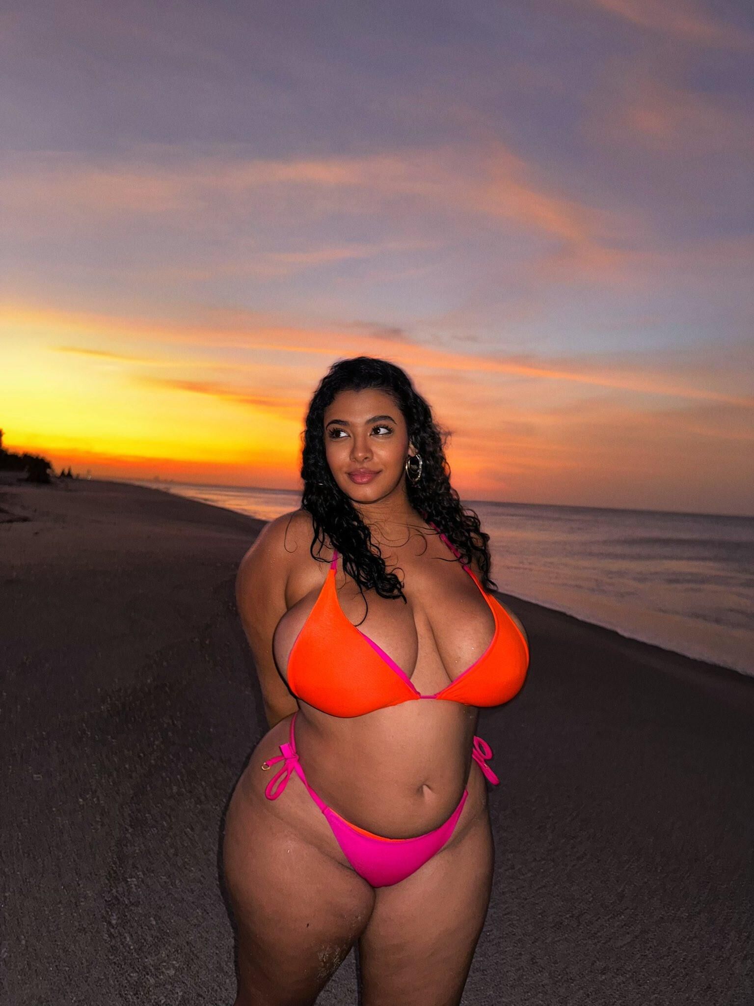 Karlamelito nalgona tetona latina