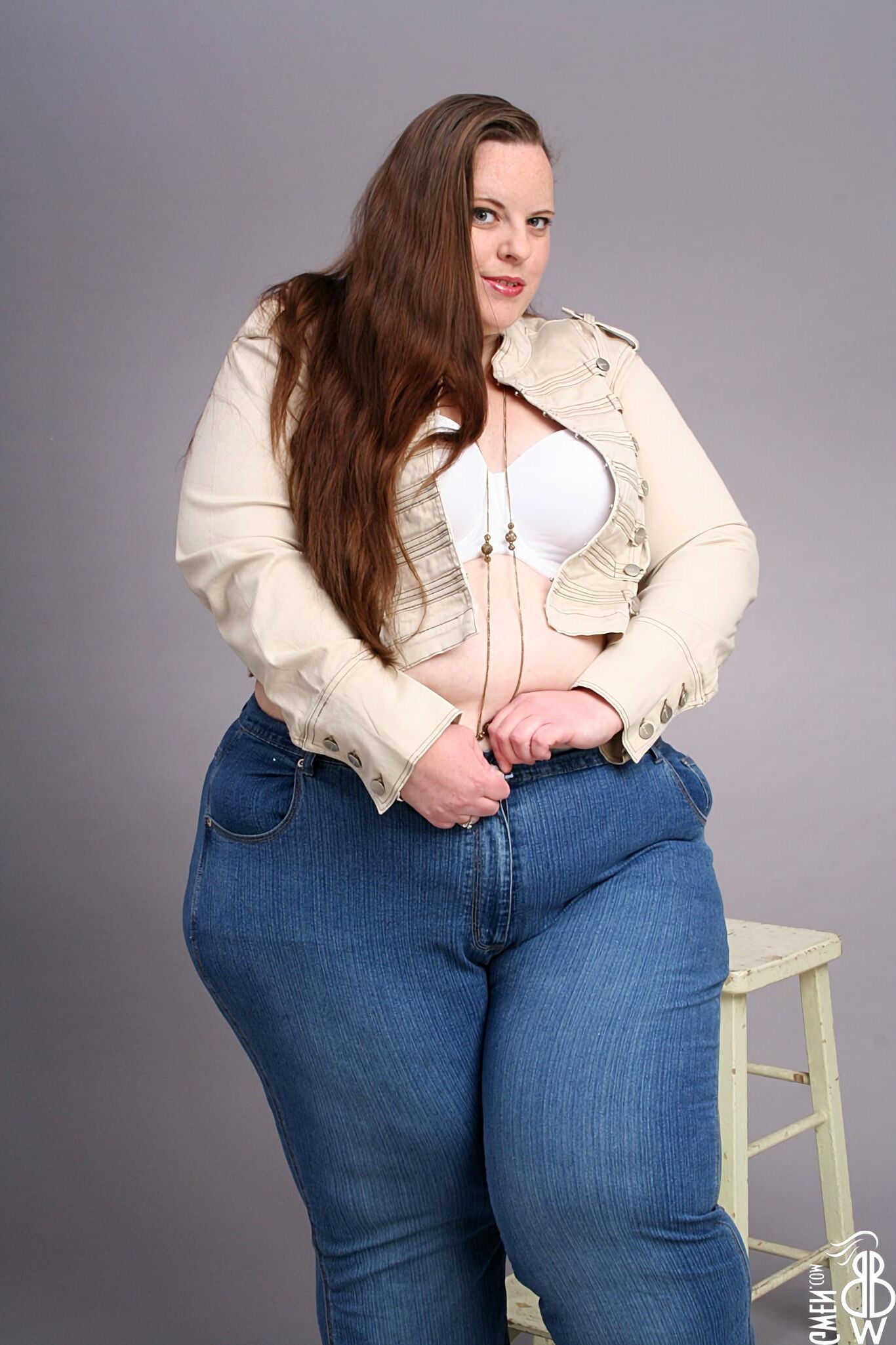 Radieuse Gwen SSBBW Rousse Avec desout Petits Nichons