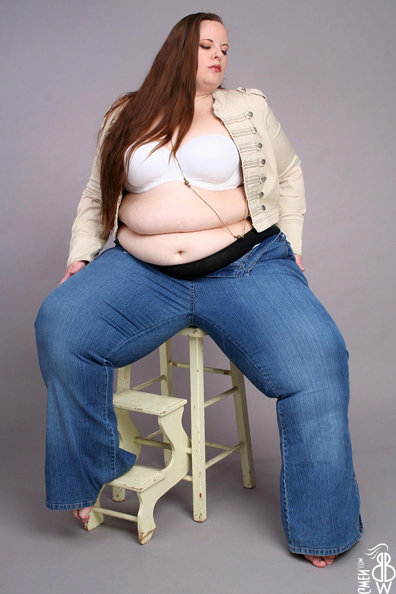 Radieuse Gwen SSBBW Rousse Avec desout Petits Nichons