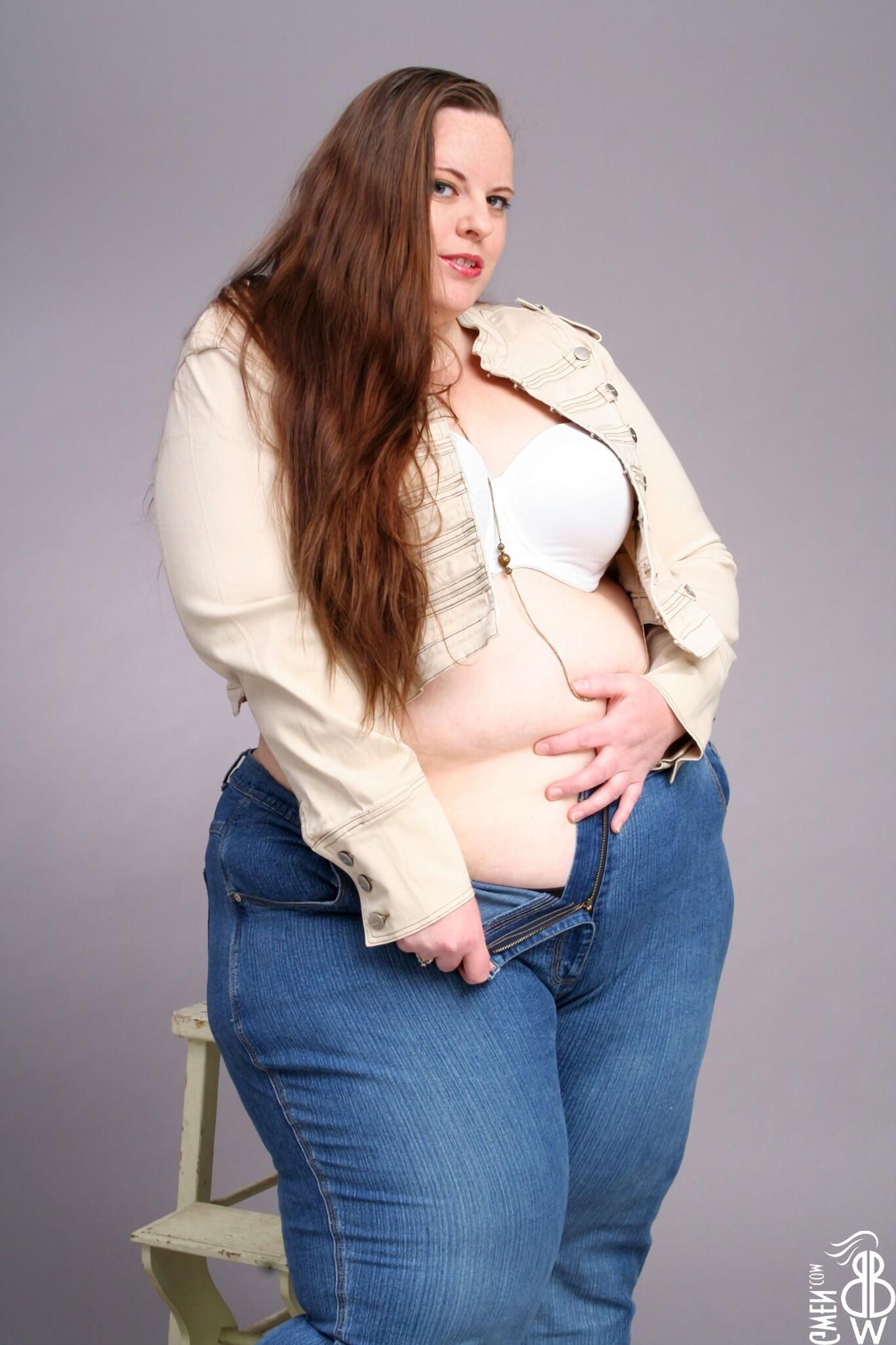 Radieuse Gwen SSBBW Rousse Avec desout Petits Nichons