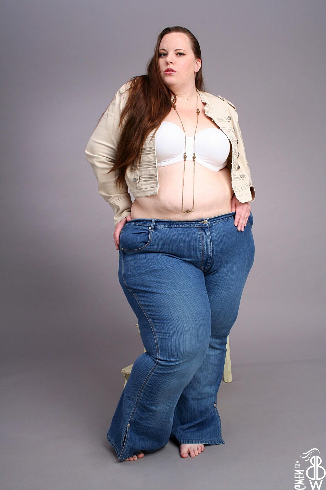 Radieuse Gwen SSBBW Rousse Avec desout Petits Nichons