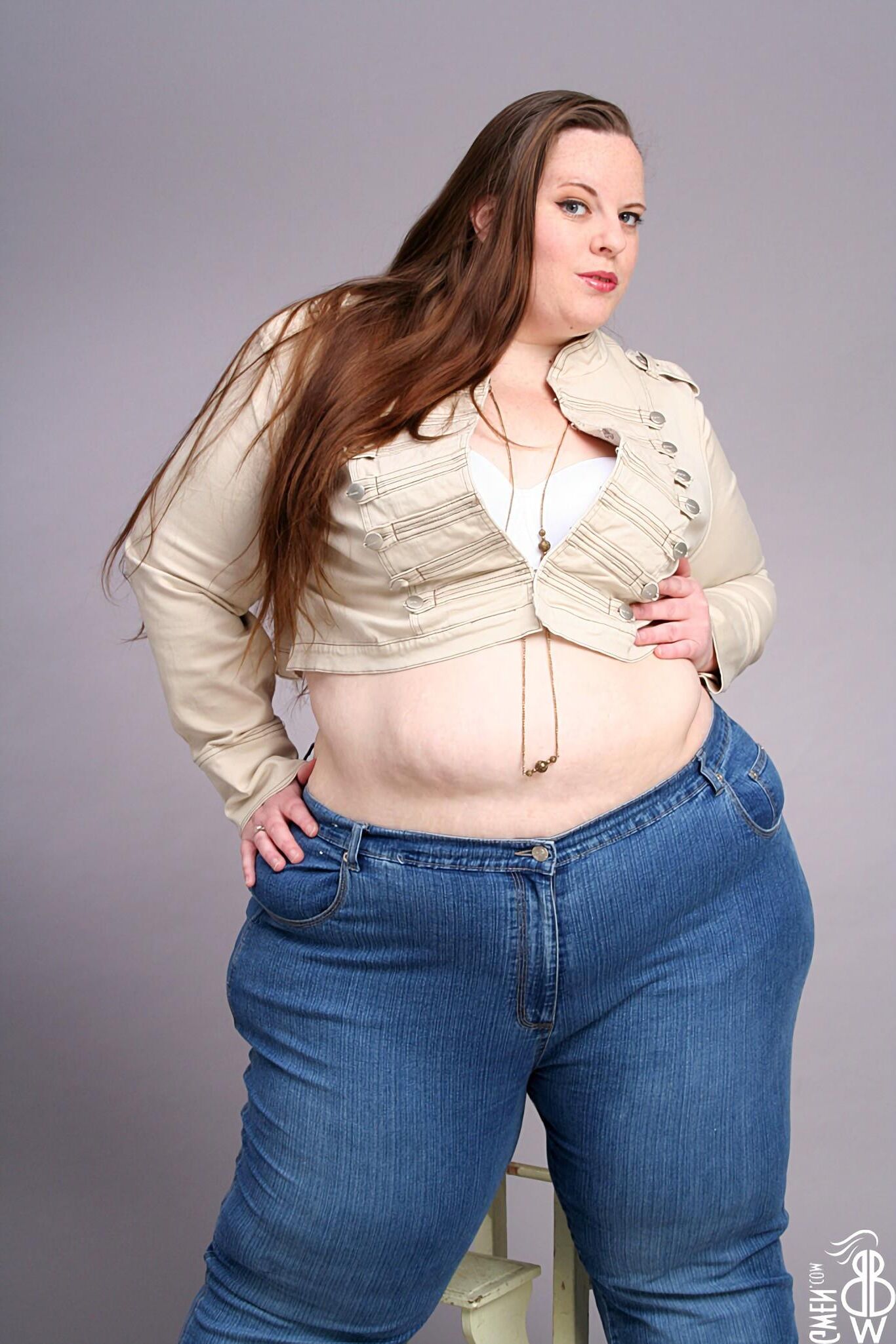 Radieuse Gwen SSBBW Rousse Avec desout Petits Nichons