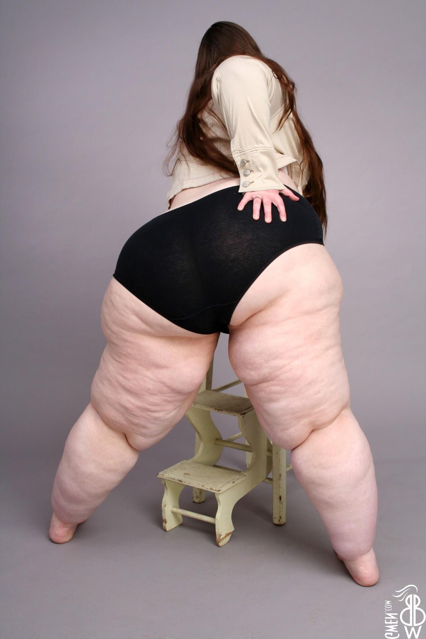 Radieuse Gwen SSBBW Rousse Avec desout Petits Nichons