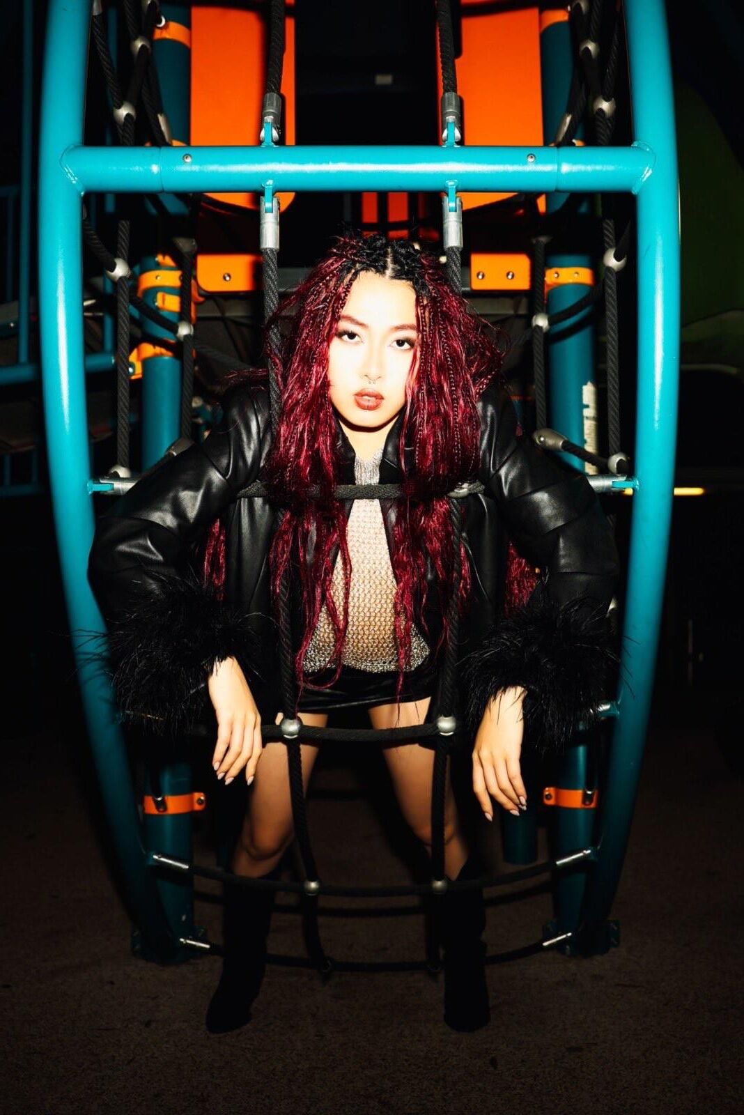 Mila sexy niedliche tätowierte japanische Mädchen mit Brille gemischt heiße Schuh